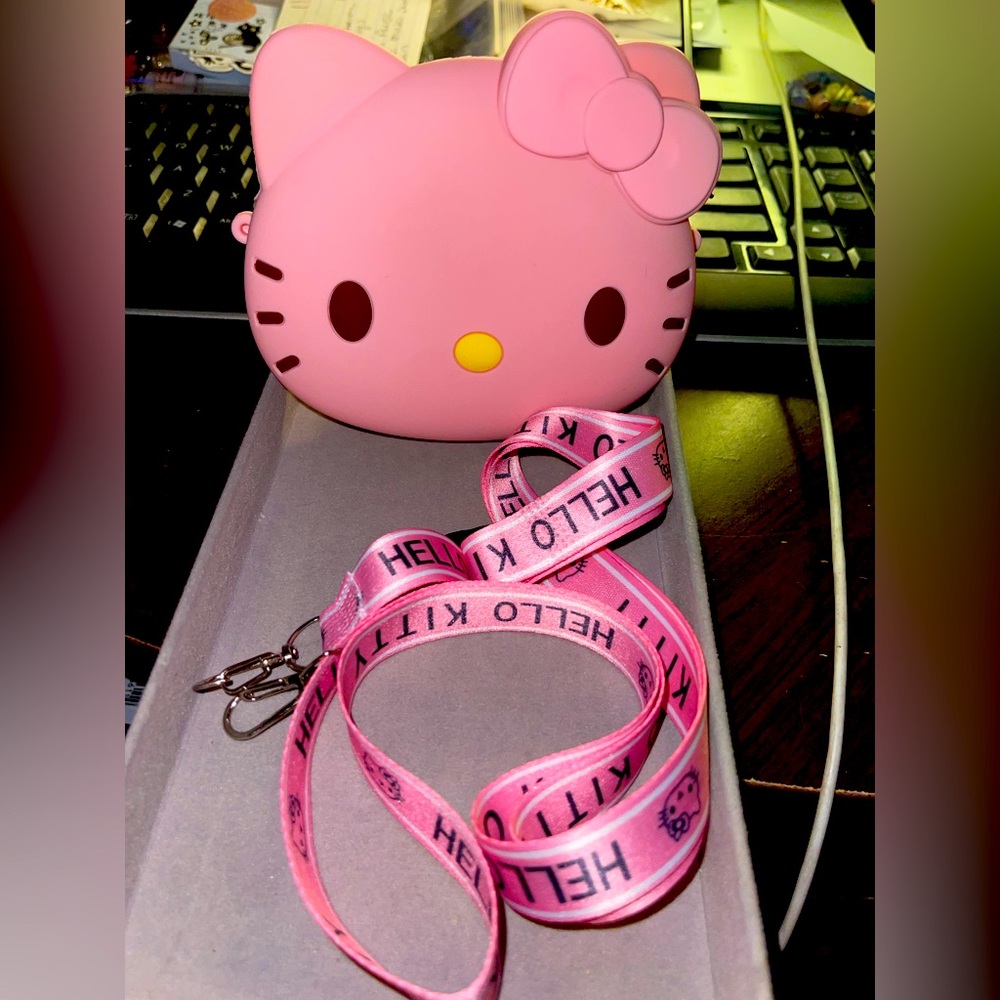 Hello Kitty Pink Silicon Shoulder Bag with Removable Strap. NIP